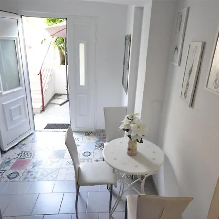 Apartment Stay Inn Apartman *